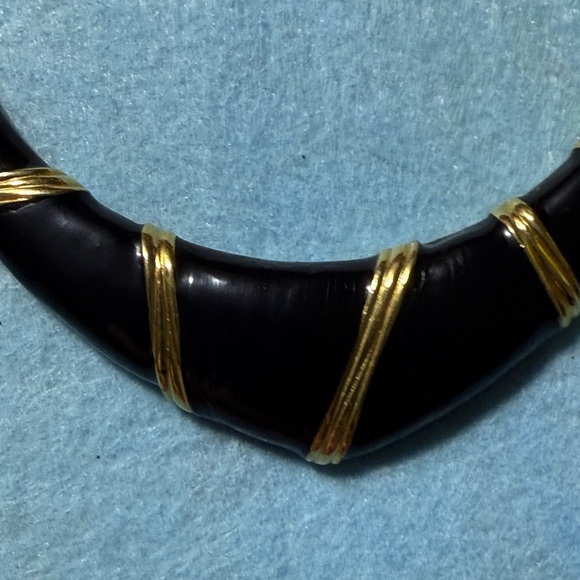 Nina Ricci Black Enamel and 24k Gold  tone Necklace - Picture 10 of 16